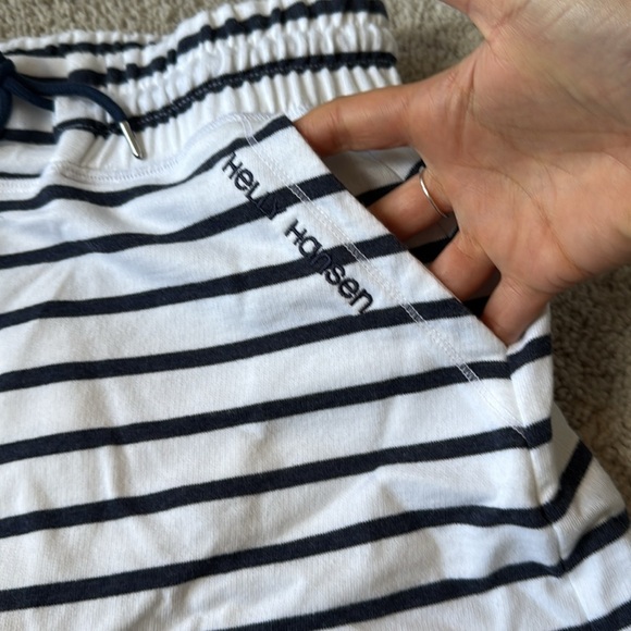 Helly Hansen | Striped Skirt | Size Small | Navy / white - Picture 5 of 6